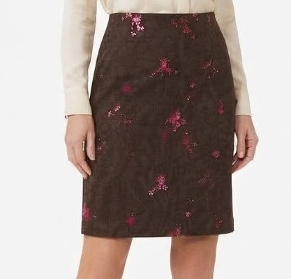 Falda 100% Cuero Gamuzado Café con Flores Bordadas ANN TAYLOR (S) SHOWROOM 1