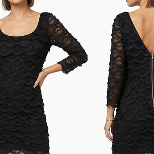 Vestido Mini con Textura de Encaje Escamado y Espalda Escotada en V GUESS (M-L) NUEVO