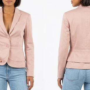 Blazer Entallado con Doble Botonadura y Diseño Peplum en la Cintura COMMA
