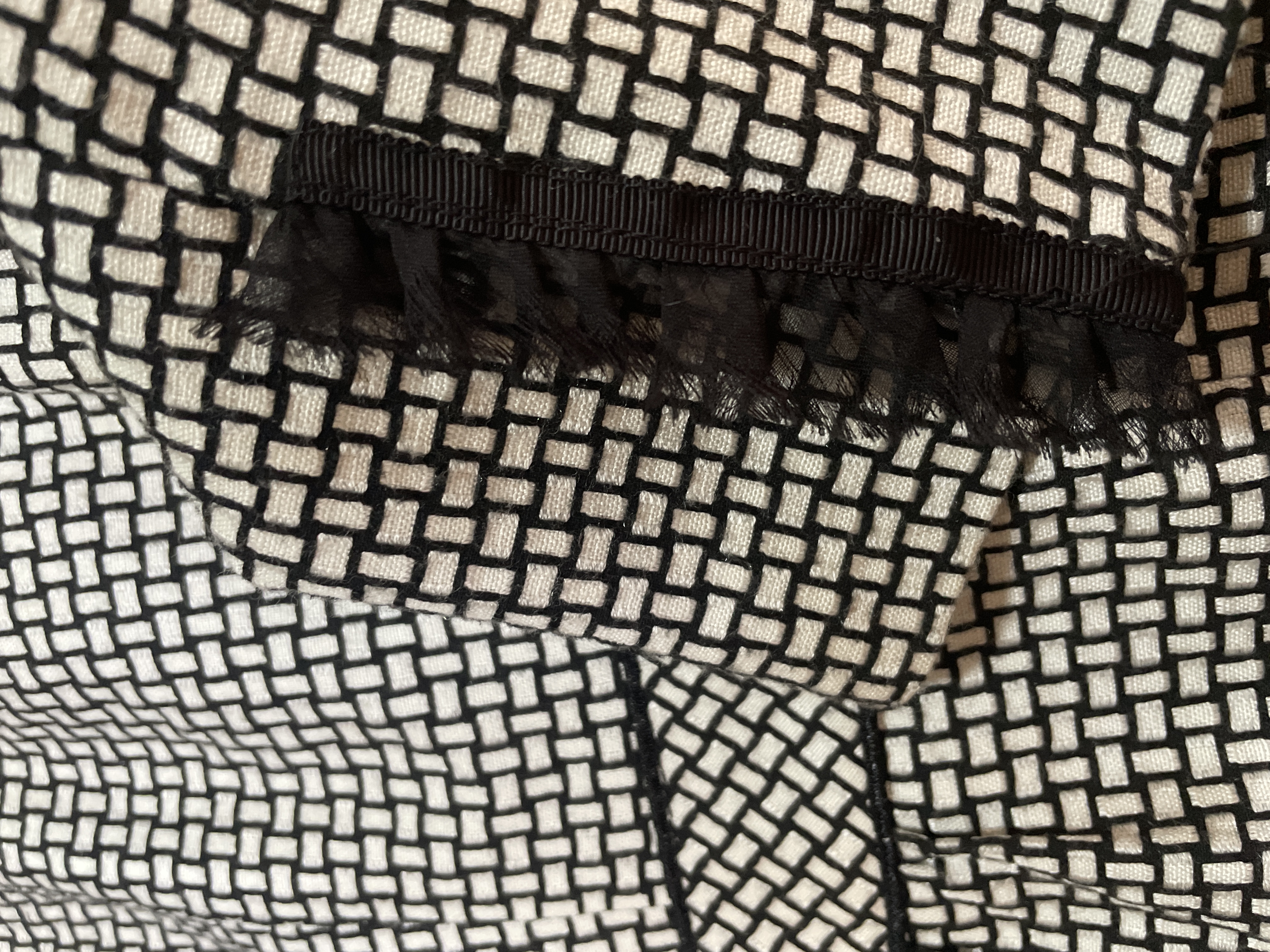 Chaqueta Tweed Flecos Chifon Pedrería WHITE HOUSE BLACK MARKET (XS) 4