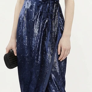 Vestido Midi Terciopelo Metalizado Abinaa TED BAKER LONDON (XS-S) 