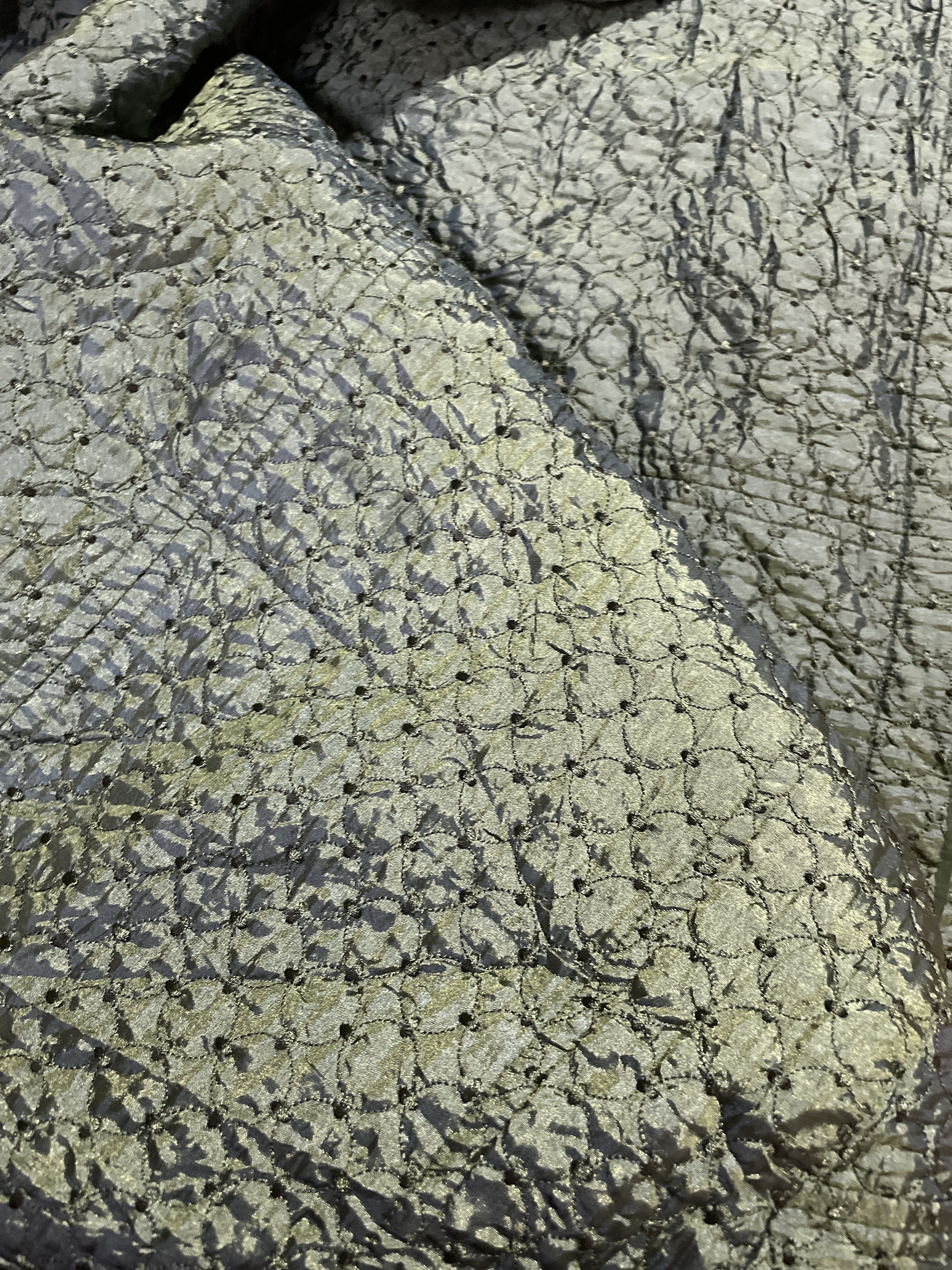 Chaqueta Acolchada Bordado Eyelet Verde Metalizado CHICO'S (L) SHOWROOM 5