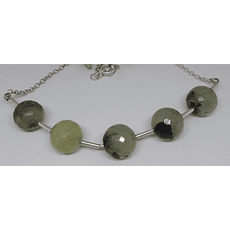Collar turmalina verde, piedras naturales y plata de 950.