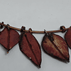 Collar de cobre con hojitas esmaltadas