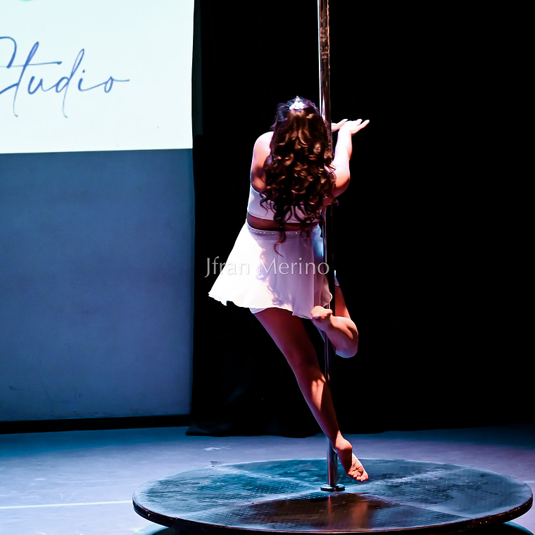 Gala Love And Pole  1