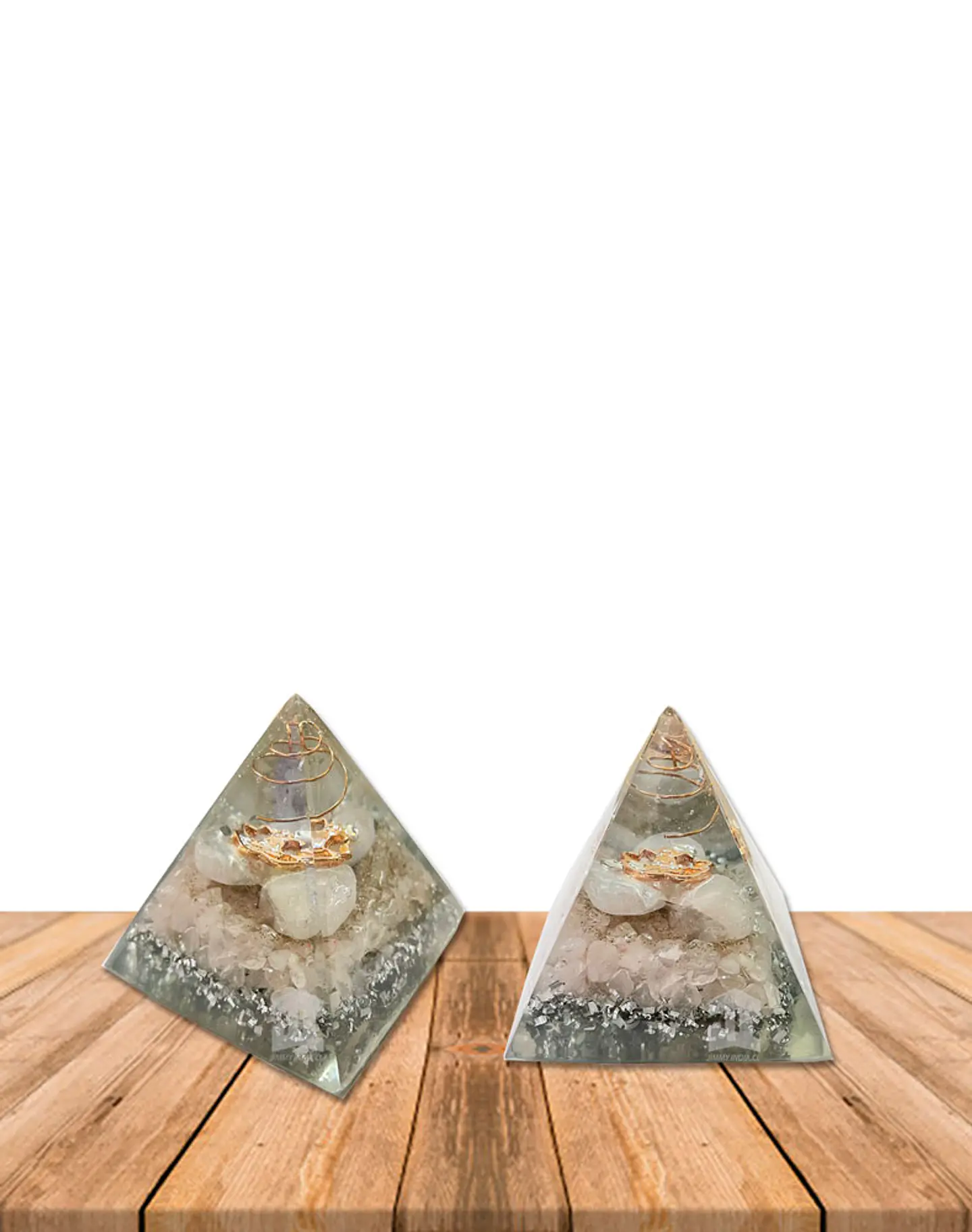 Pirámide de Resina (Orgonita)  6x6 cm  3