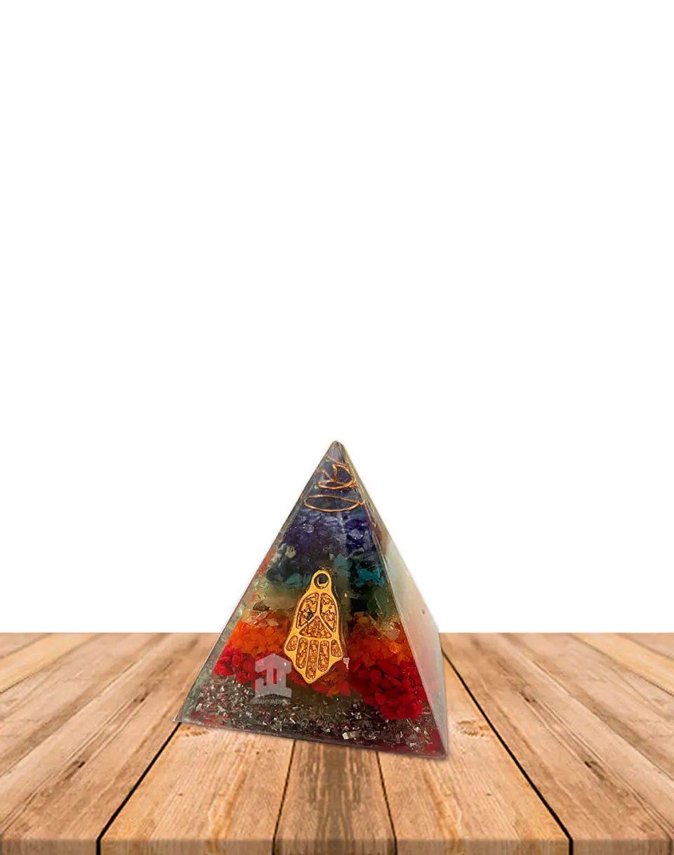Pirámide de Resina (Orgonita)  6x6 cm  7