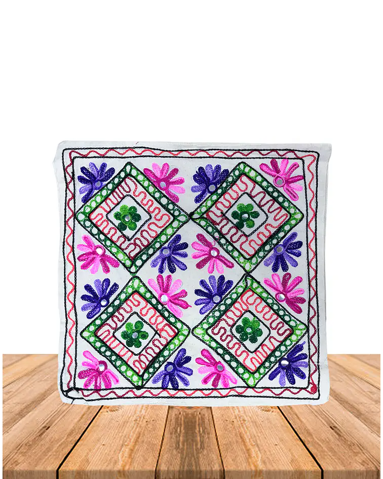 Funda de Cojín Bordado Blanca 105-109