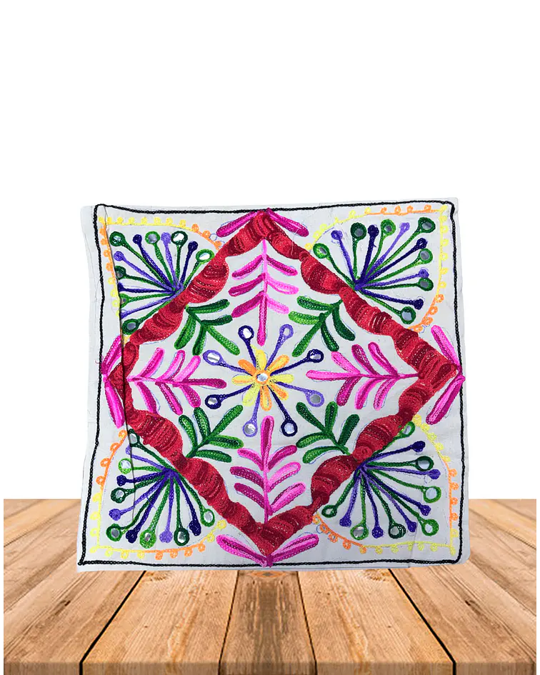 Funda de Cojín Bordado Blanca 105-109