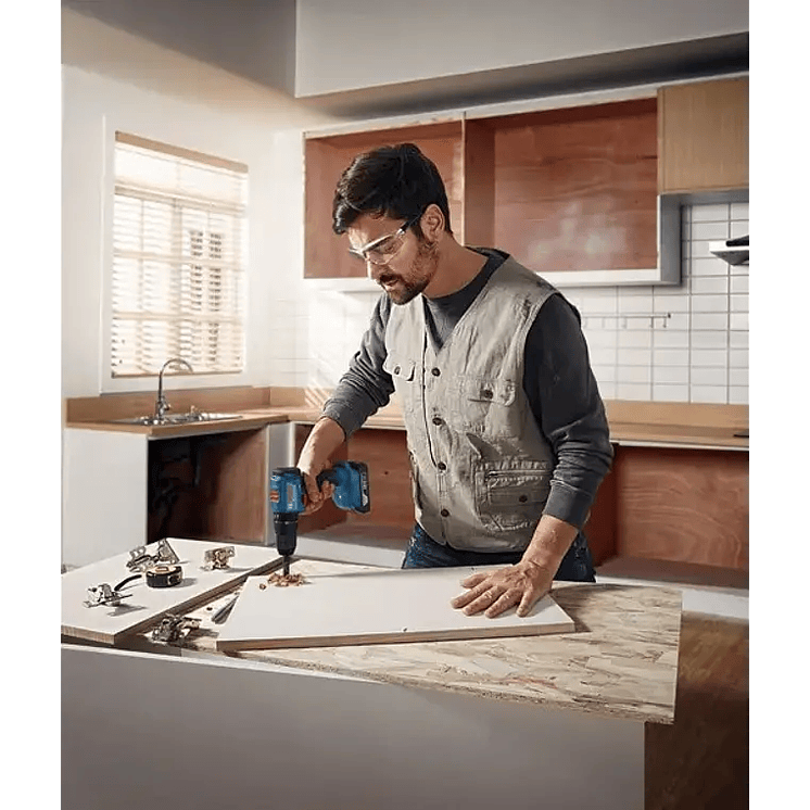 Juego de atornillador de impacto GDR 18V-215 + Taladro percutor GSB 185-LI + 2 Baterías 18V 2.0Ah BOSCH 5