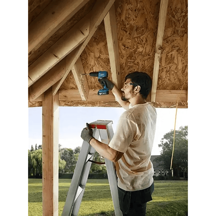 Juego de atornillador de impacto GDR 18V-215 + Taladro percutor GSB 185-LI + 2 Baterías 18V 2.0Ah BOSCH 8