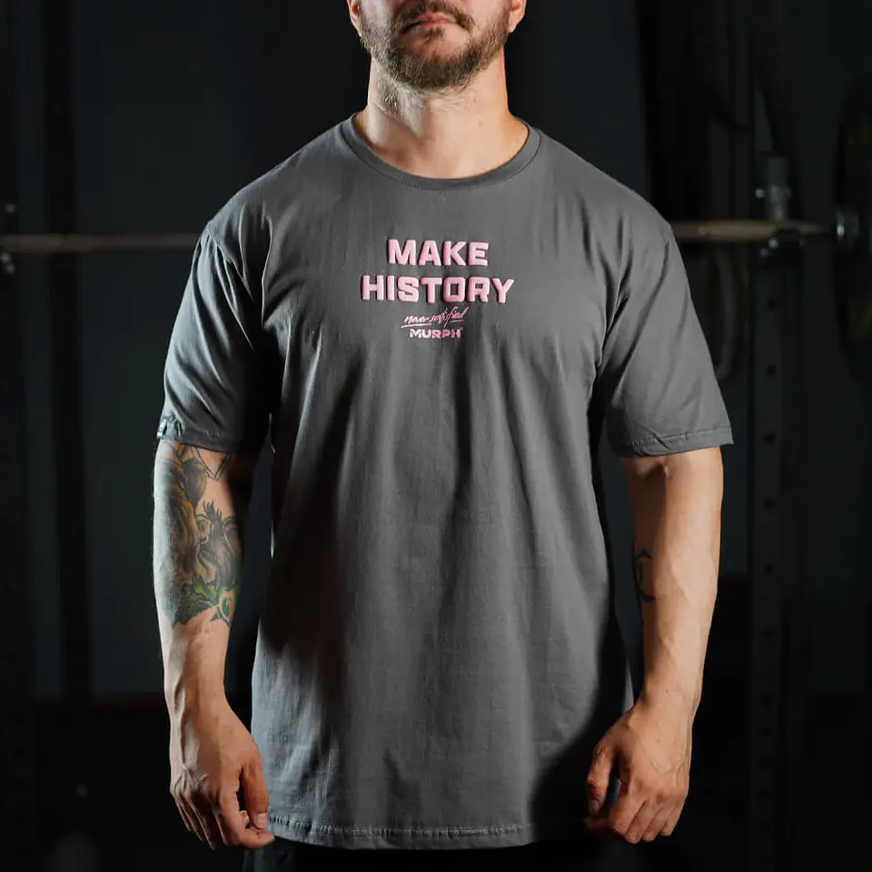 Remera Regular Fit Make History - Gris Charcoal 2