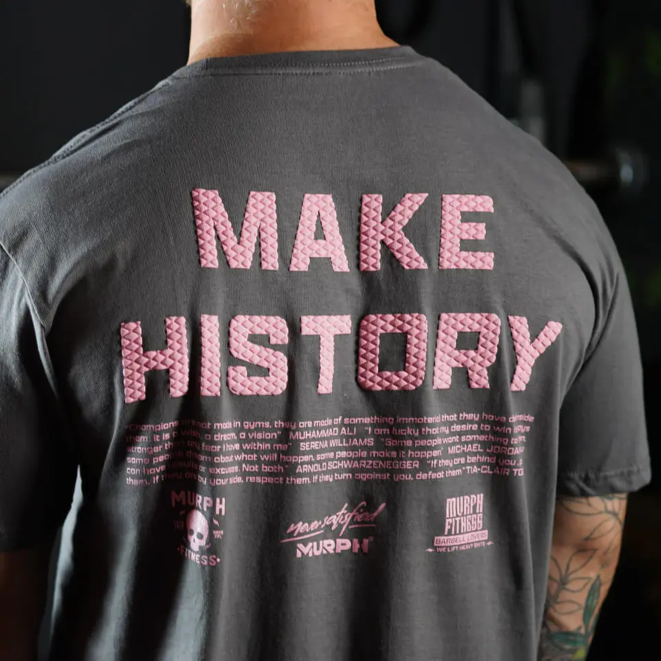 Remera Regular Fit Make History - Gris Charcoal 3