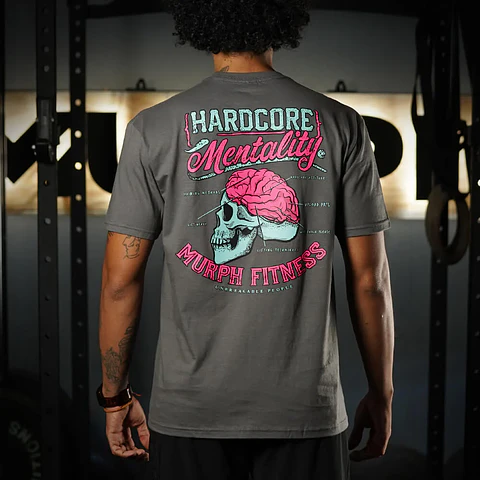 Remera Regular Fit Hardcore Mentality - Gris Charcoal