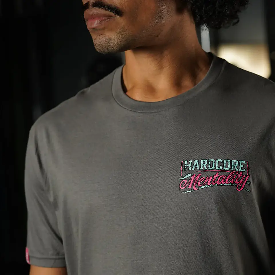 Remera Regular Fit Hardcore Mentality - Gris Charcoal 4