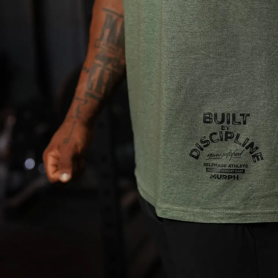 Remera Regular Fit Built By Discipline - Tactical Heather 5