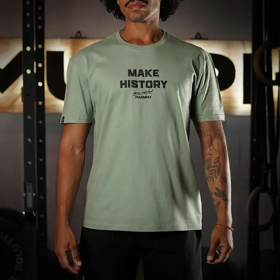 Remera Regular Fit Make History - Mossy Gray 2