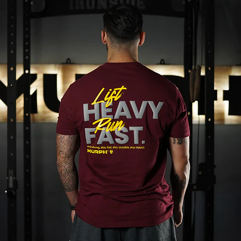 Remera Regular Fit LIFT HEAVY & RUN FAST - Burdeo