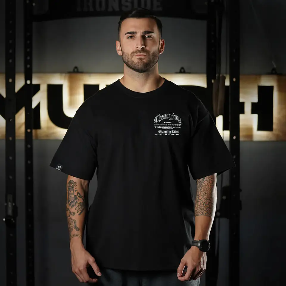Remera Oversize CHANGING LIVES - Negro 2