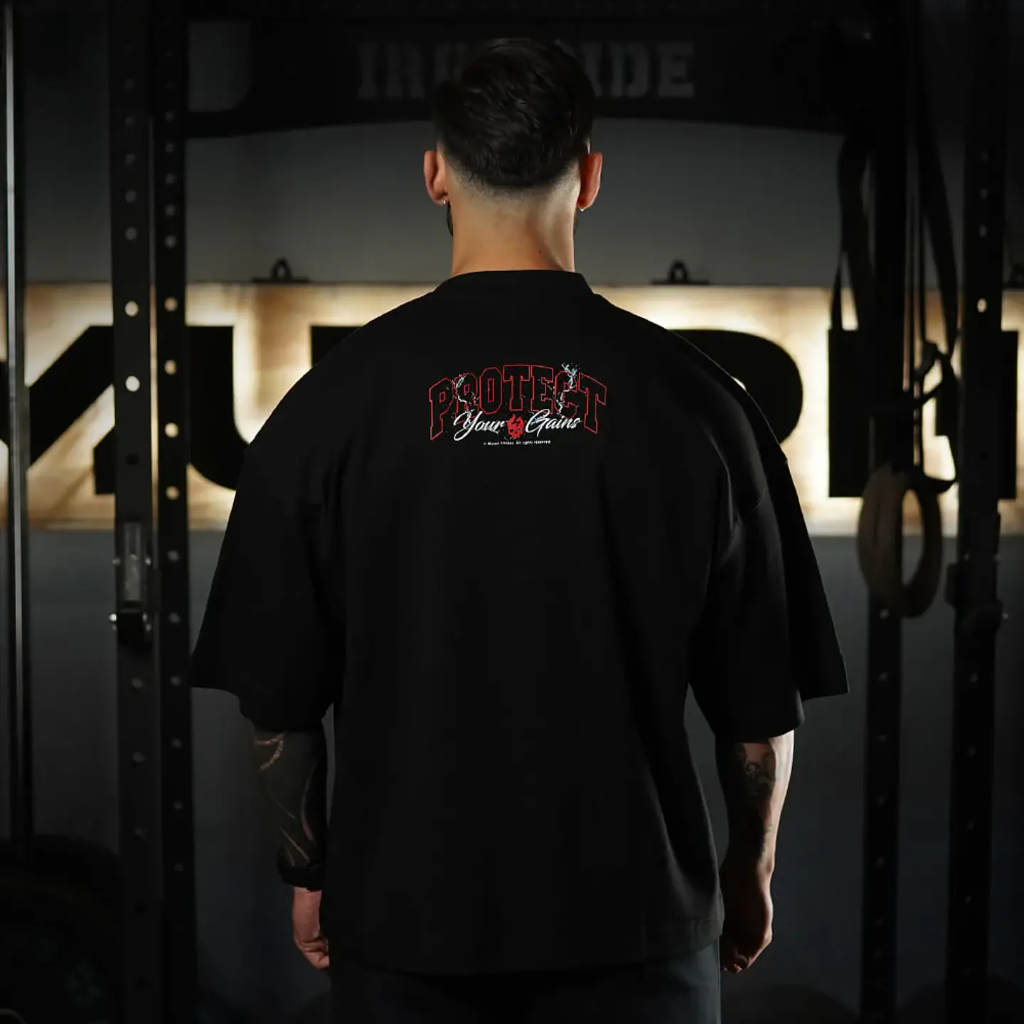 Remera Oversize ICON Premium PROTECT YOUR GAINS - Negro 2