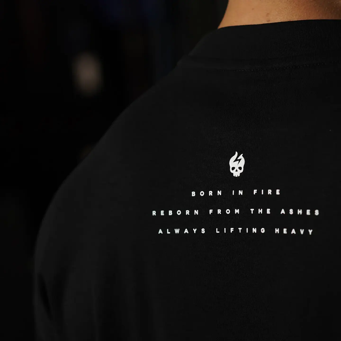 Remera Oversize ICON BORN IN FIRE - Negro 5