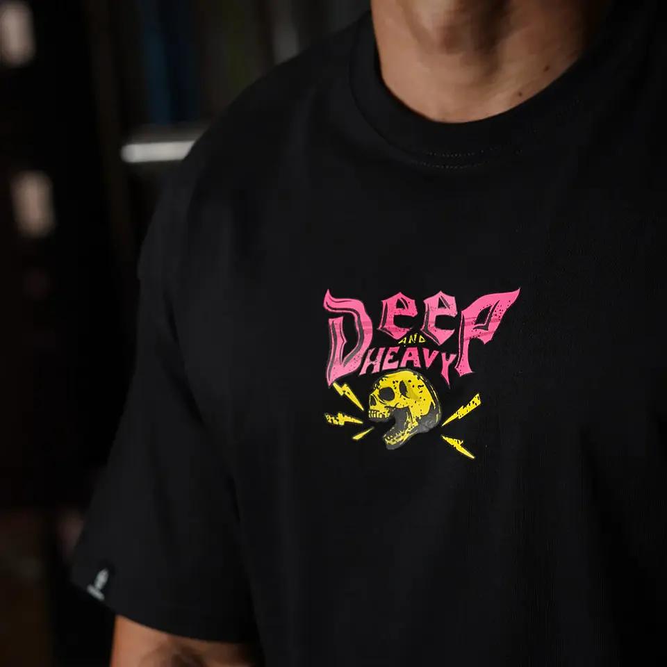 Remera Oversize Deep and Heavy - Negro 4