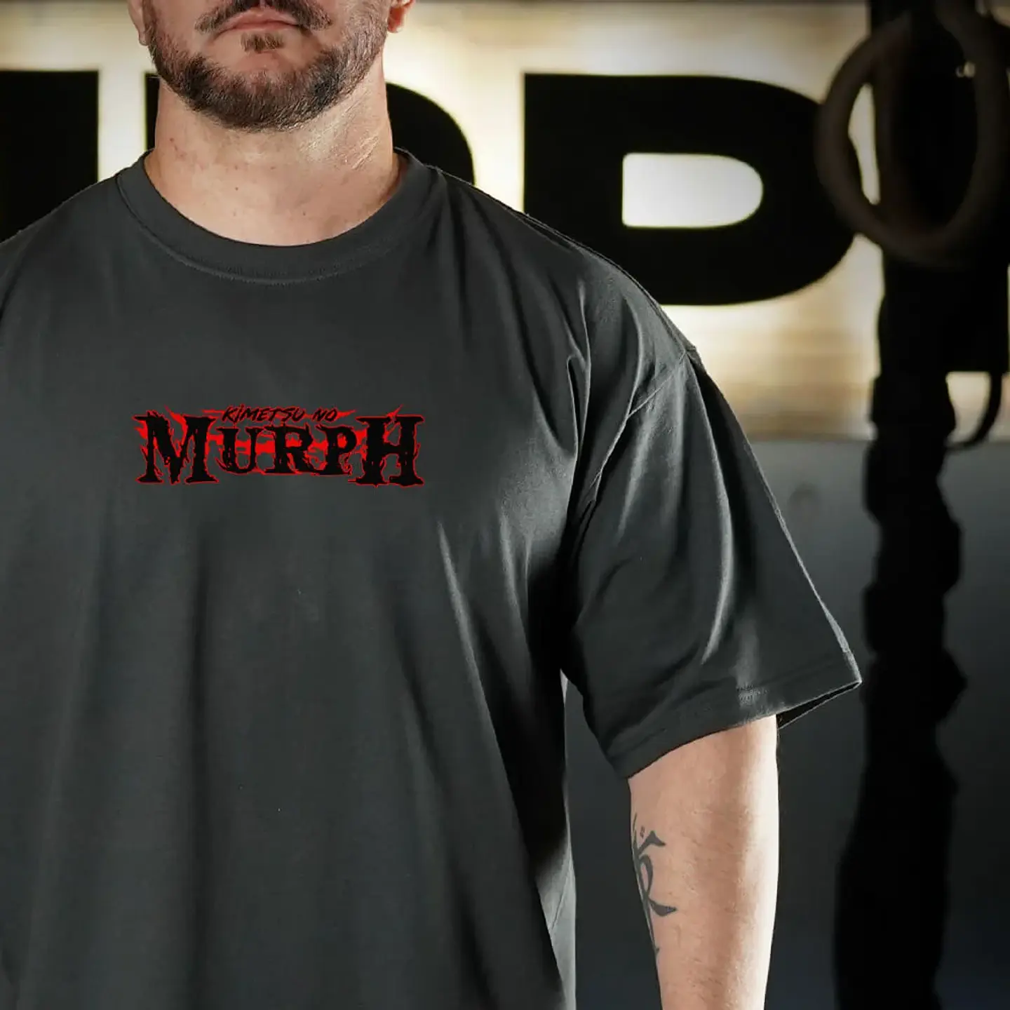 Remera Oversize KIMETSU NO MURPH - Gris Charcoal 4