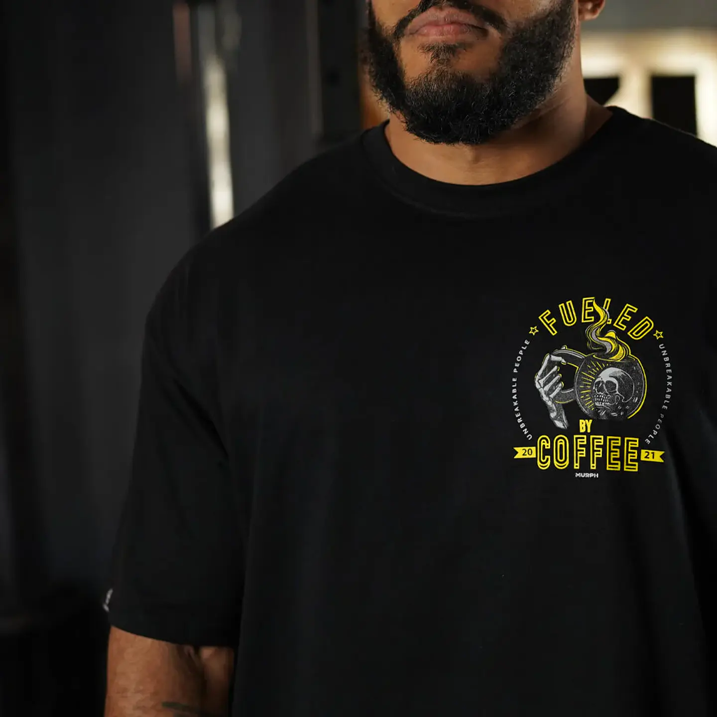 Remera Oversize Fueled By Coffee - Negro 4
