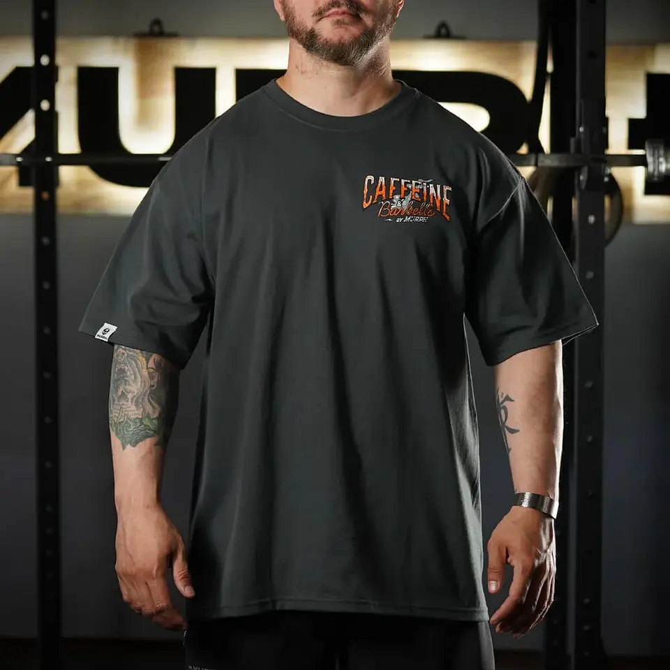 Remera Oversize Caffeine & Barbells - Gris Charcoal 3