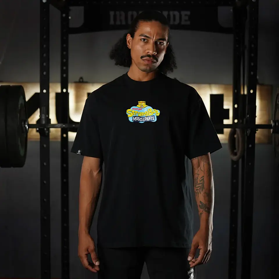 Remera Oversize Stronger Bob - Negro 2