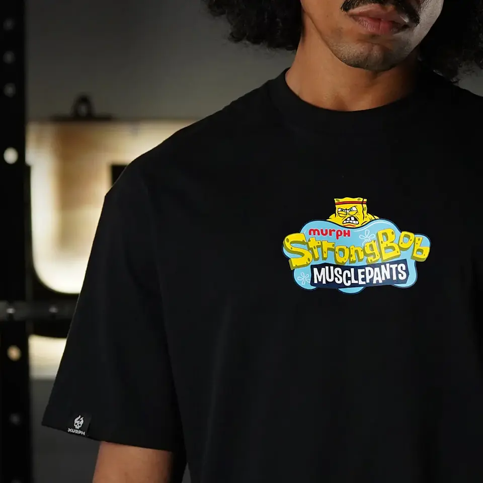 Remera Oversize Stronger Bob - Negro 4
