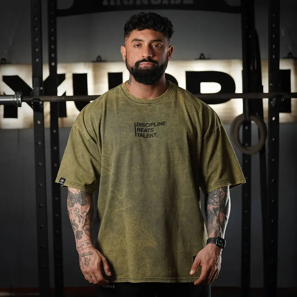 Remera Oversize Premium Discipline Beats Talent - Acid Gold 6