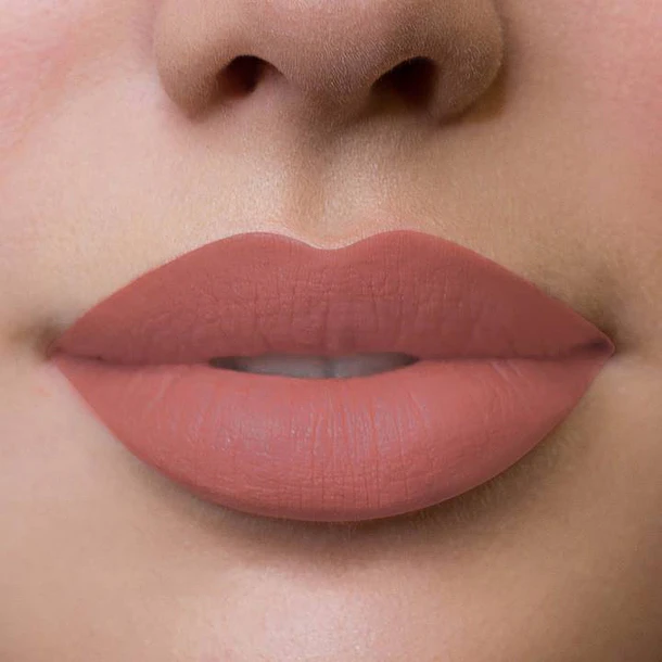 Labial Liquido Vogue Resist A Prueba de Besos 14 Hrs Tono Elegante  3