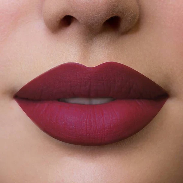 Labial Liquido Vogue Resist a Prueba de Besos 14 Hrs Tono Apasionada  3