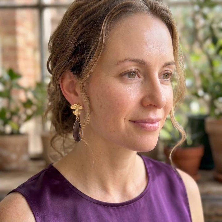 Aros colgantes en gota morado 2