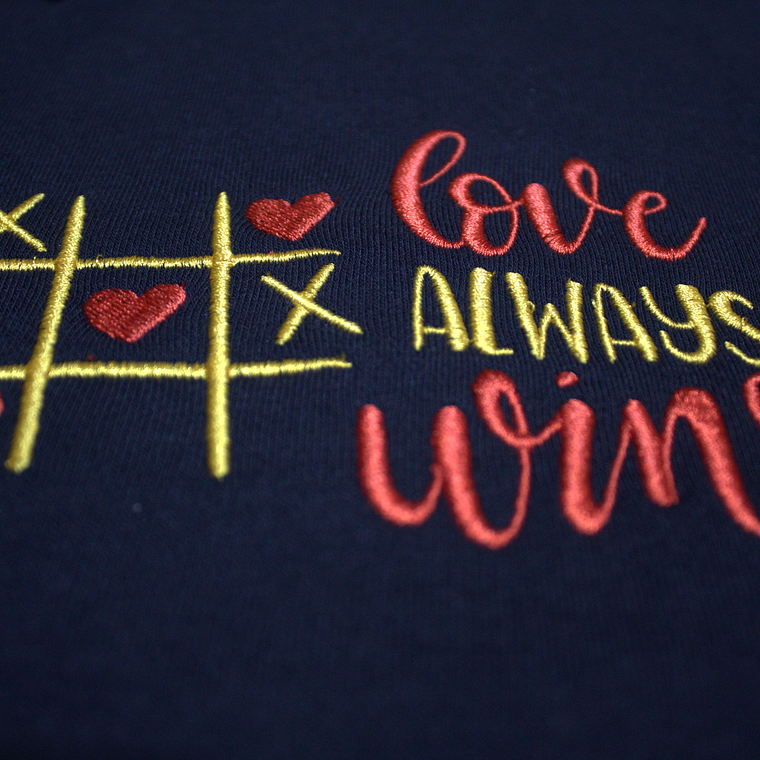 Sweatshirt Bordada Love Always Wins (Jogo do Galo) 6
