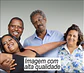 Restauramos memórias especiais. Nesta montagem adicionamos um casal de uma foto antiga à foto atual da família, criando uma lembrança única. - Thumbnail 2