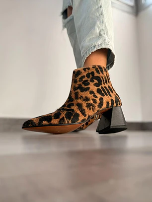 VOGUE ANIMAL PRINT