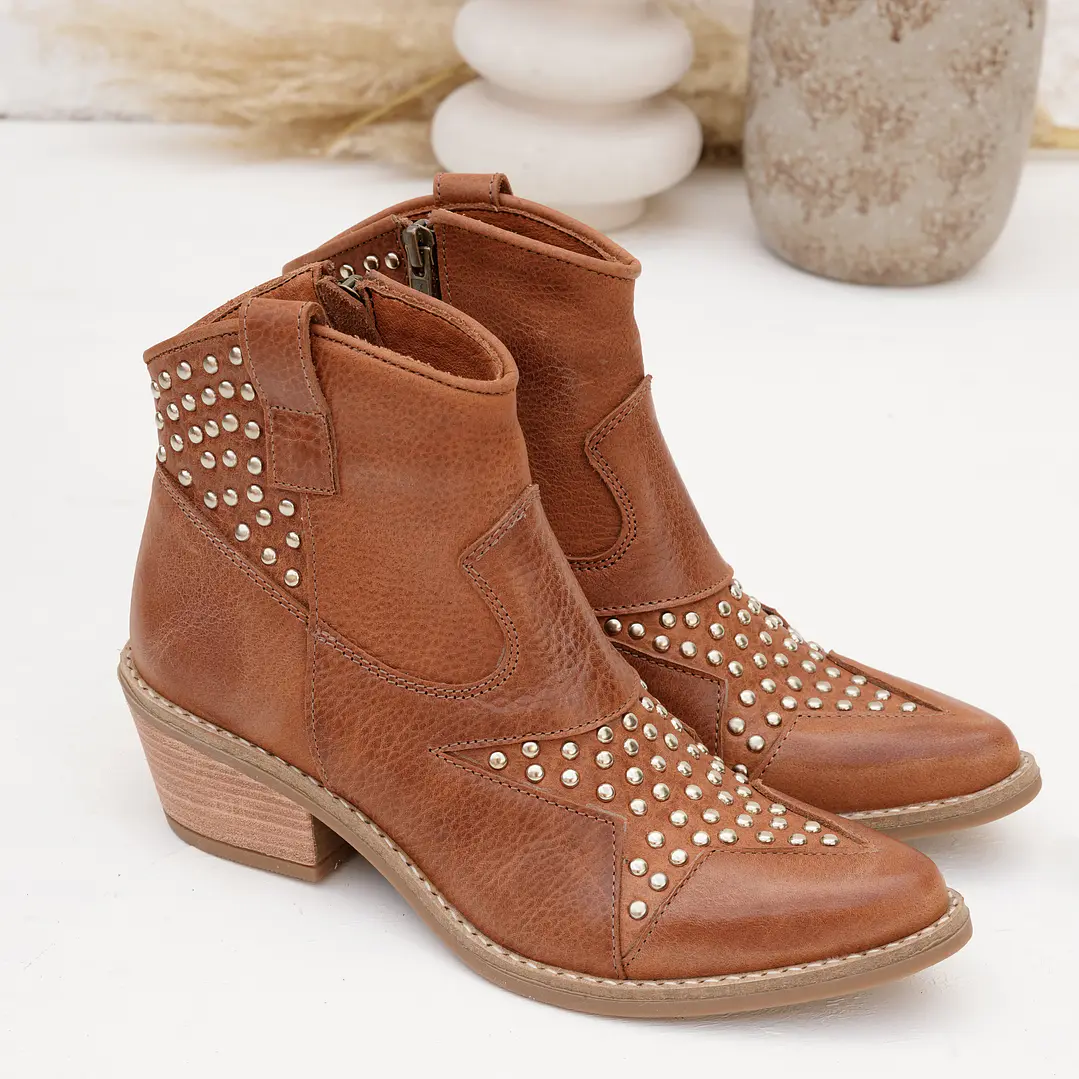 Vika Camel 4