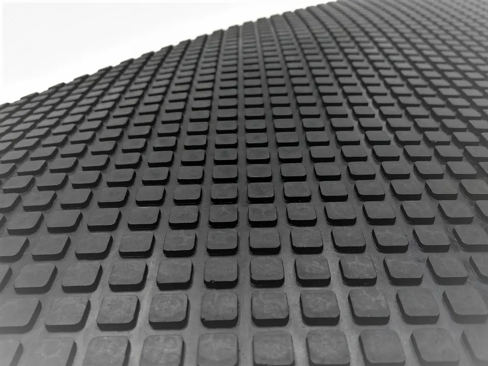 Piso para Establos Botones en medida 1830 x 1220 x 12 mm 1