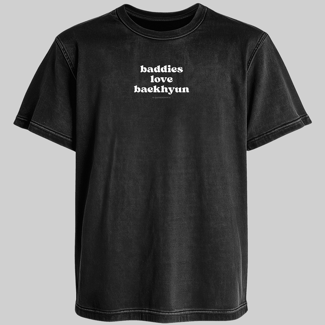Polera Diseño logo Baddies (b/n) - BAEKHYUN 2