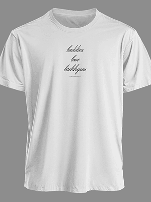 Polera Diseño logo Baddies v.2 (b/n) - BAEKHYUN