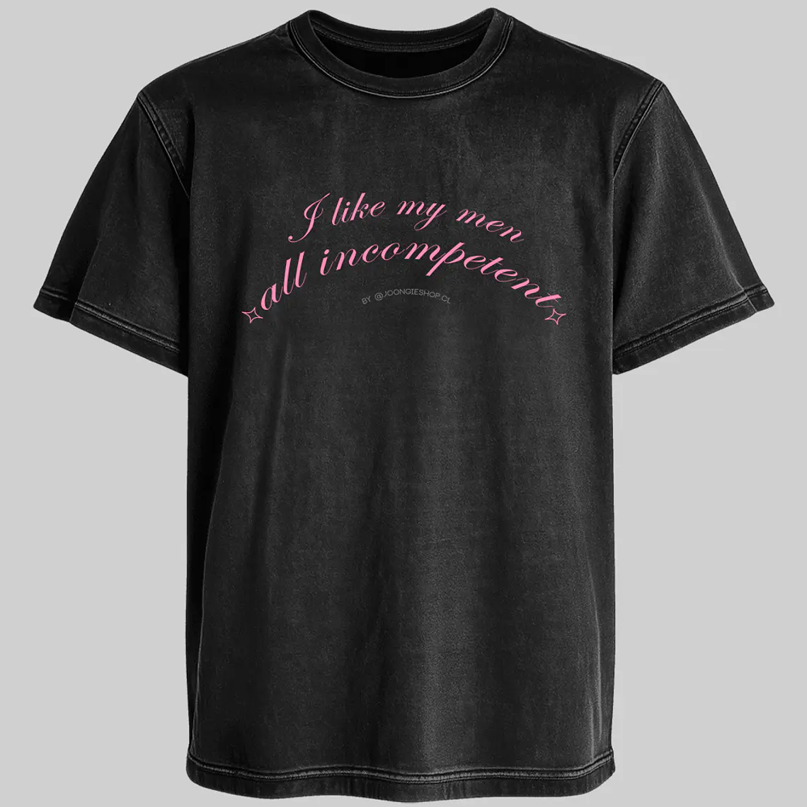Polera Iconic Lines - Sabrina Carpenter v.1 (Manchild) 3