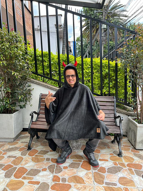 Poncho Endiablado + Llavero personalizado + Envio