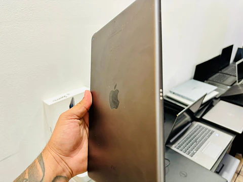 ¡iPad 7ª Generación en Excelente Estado!