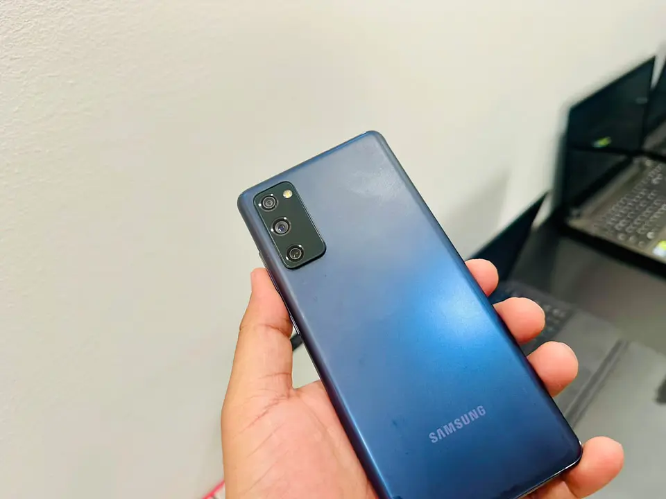 Samsung Galaxy S20 FE 5G 7