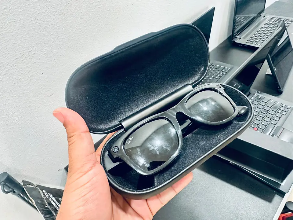 Ray-Ban Stories  4