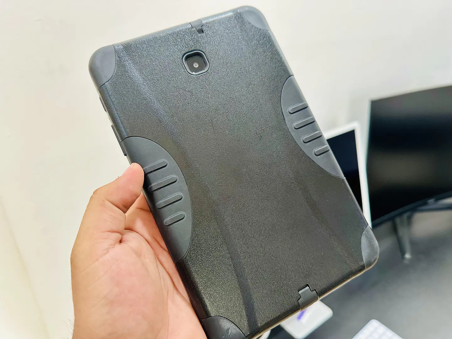Samsung Galaxy Tab A8 LTE (SM-T387V) 3