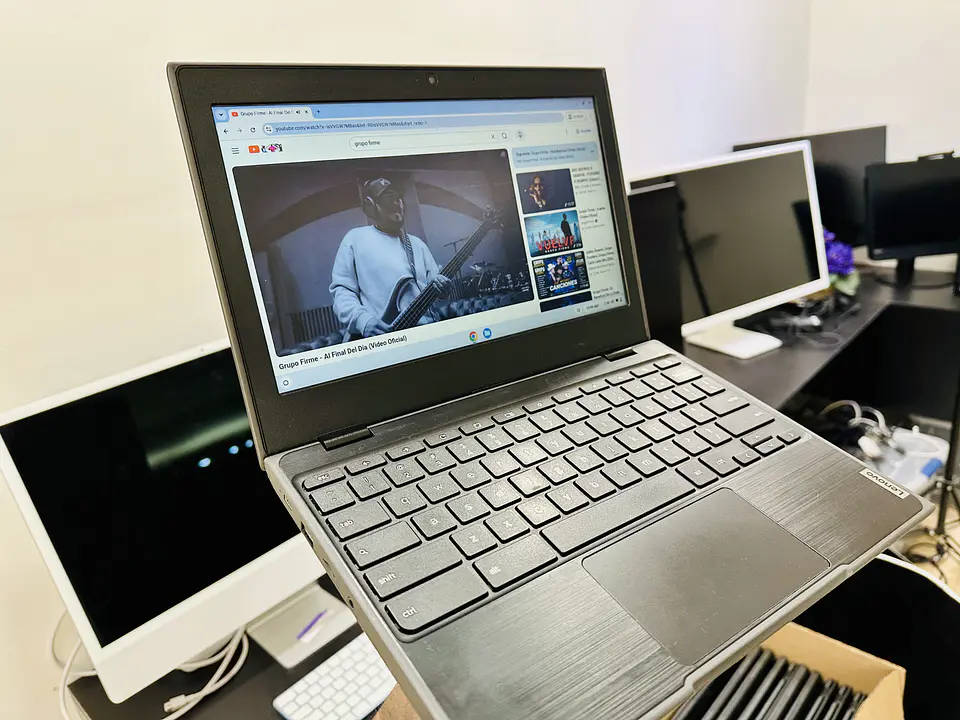 Laptop Chromebook con ChromeOS 3
