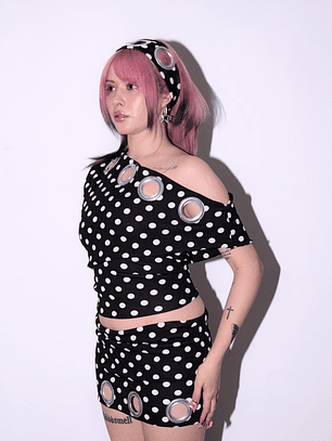 Polera 𝓘 𝓵𝓸𝓿𝓮 𝓹𝓸𝓵𝓴𝓪 𝓭𝓸𝓽𝓼…°❀⋆.ೃ࿔*:･